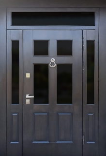 Входная группа с остеклением, кнокером и терморазрывом (панели МДФ со шпоном) Входная группа с остеклением, кнокером и терморазрывом (панели МДФ со шпоном)